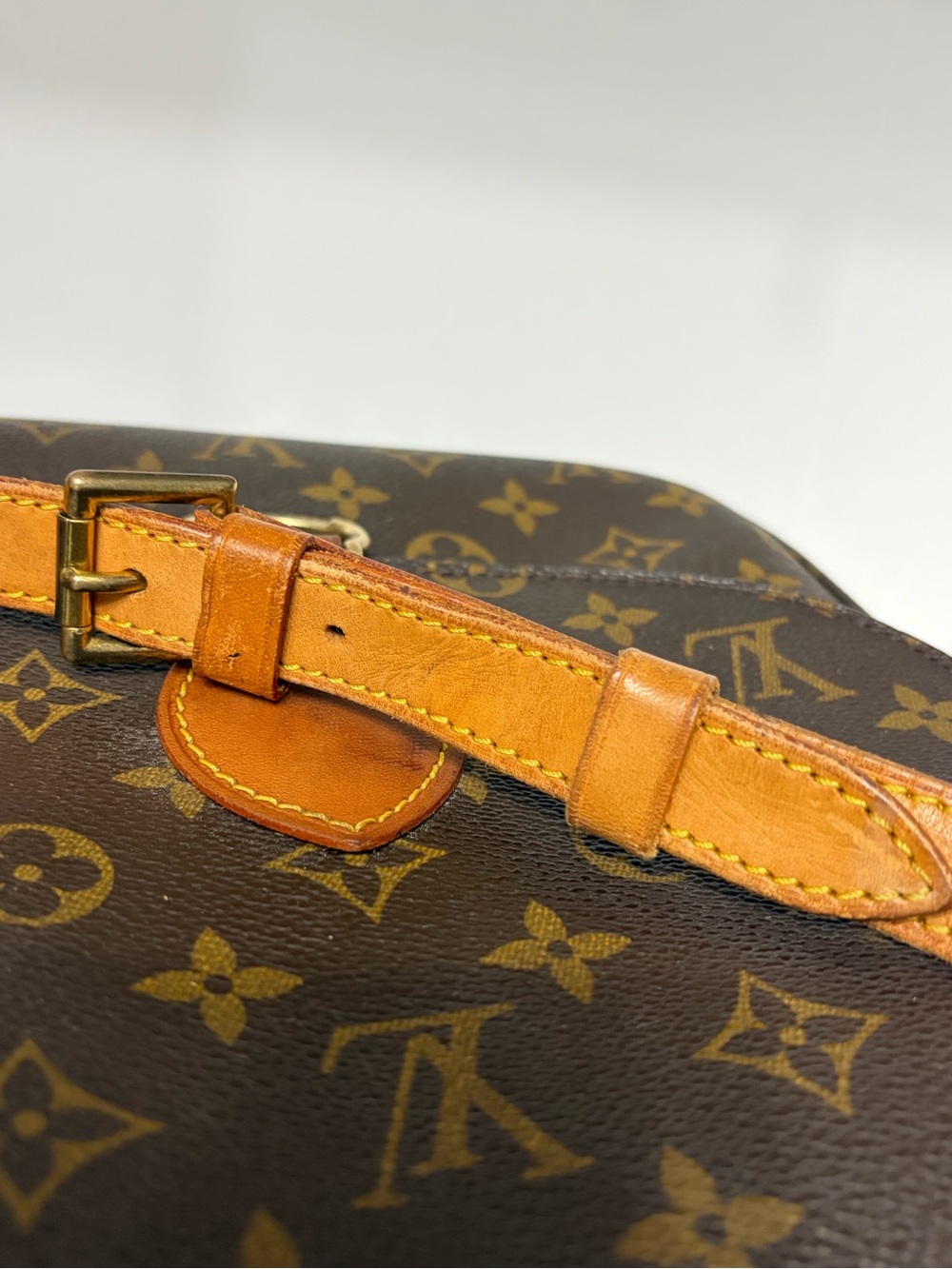 Louis Vuitton Saint Cloud GM Monogram Crossbody Bag - Picture 15 of 16